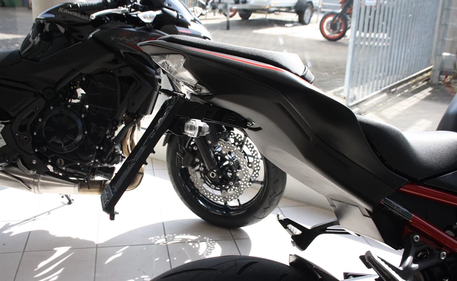 Umbgebautes Motorrad Kawasaki Z900 Bild 11: Umbgebautes Motorrad Kawasaki Z900