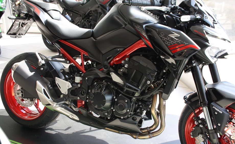 Umbgebautes Motorrad Kawasaki Z900 Bild 12: Umbgebautes Motorrad Kawasaki Z900