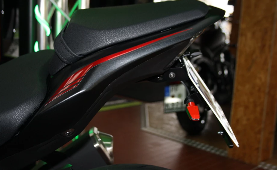 Umbgebautes Motorrad Kawasaki Z900 Bild 7: Umbgebautes Motorrad Kawasaki Z900