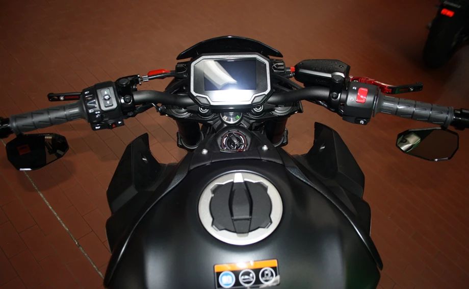 Umbgebautes Motorrad Kawasaki Z900 Bild 8: Umbgebautes Motorrad Kawasaki Z900