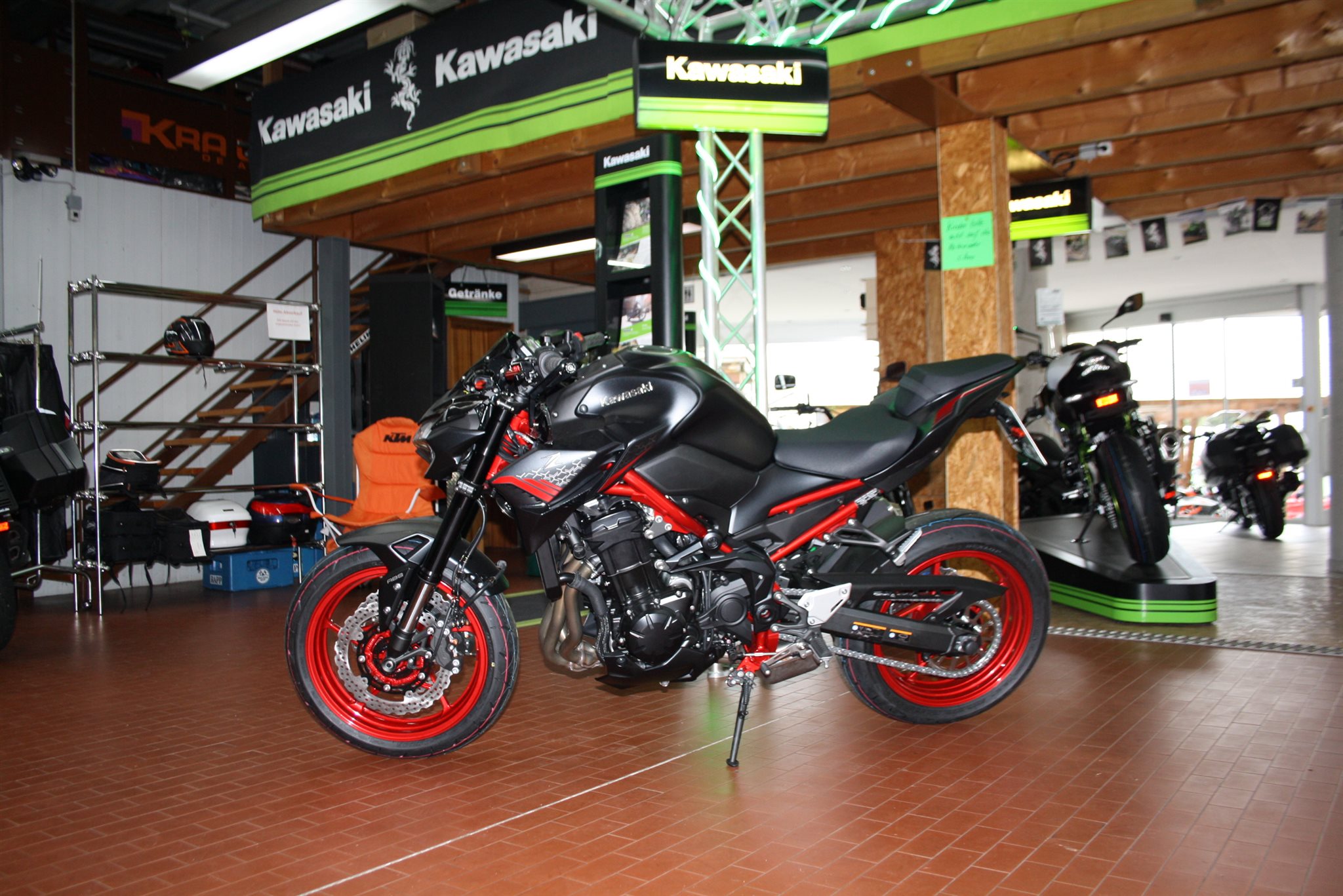 Details zum Custom-Bike Kawasaki Z900 des Händlers Lietz