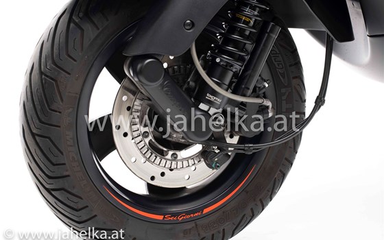 Umgebautes Motorrad Vespa GTV Sei Giorni 300hpe von Jahelka Zweirad GmbH - Bild 11 Umgebautes Motorrad Vespa GTV Sei Giorni 300hpe von Jahelka Zweirad GmbH - Bild 11