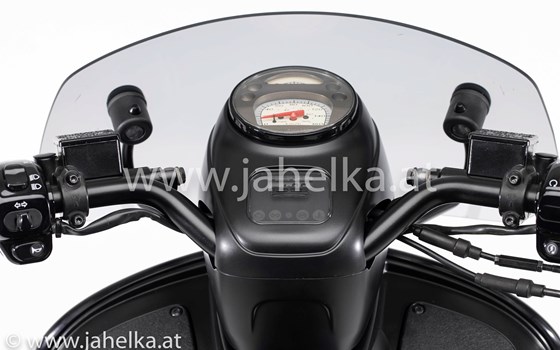 Umgebautes Motorrad Vespa GTV Sei Giorni 300hpe von Jahelka Zweirad GmbH - Bild 22 Umgebautes Motorrad Vespa GTV Sei Giorni 300hpe von Jahelka Zweirad GmbH - Bild 22