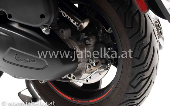 Umgebautes Motorrad Vespa GTV Sei Giorni 300hpe von Jahelka Zweirad GmbH - Bild 6 Umgebautes Motorrad Vespa GTV Sei Giorni 300hpe von Jahelka Zweirad GmbH - Bild 6