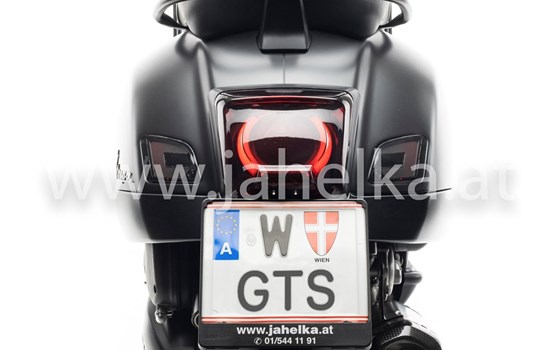 Umgebautes Motorrad Vespa GTV Sei Giorni 300hpe von Jahelka Zweirad GmbH - Bild 7 Umgebautes Motorrad Vespa GTV Sei Giorni 300hpe von Jahelka Zweirad GmbH - Bild 7