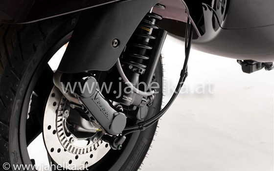 Umgebautes Motorrad Vespa GTV Sei Giorni 300hpe von Jahelka Zweirad GmbH - Bild 4 Umgebautes Motorrad Vespa GTV Sei Giorni 300hpe von Jahelka Zweirad GmbH - Bild 4
