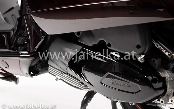 Umgebautes Motorrad Vespa GTV Sei Giorni 300hpe von Jahelka Zweirad GmbH - Bild 15 Umgebautes Motorrad Vespa GTV Sei Giorni 300hpe von Jahelka Zweirad GmbH - Bild 15