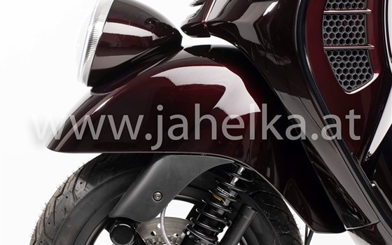 Umgebautes Motorrad Vespa GTV Sei Giorni 300hpe von Jahelka Zweirad GmbH - Bild 22 Umgebautes Motorrad Vespa GTV Sei Giorni 300hpe von Jahelka Zweirad GmbH - Bild 22