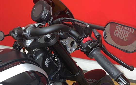 Umgebautes Motorrad Yamaha XSR900 von ZWEIRAD WALZ - Bild 4 Umgebautes Motorrad Yamaha XSR900 von ZWEIRAD WALZ - Bild 4