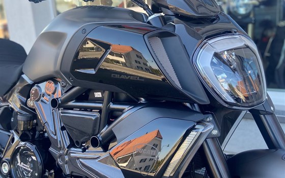 Umgebautes Motorrad Ducati Diavel 1260 von Direct Performance - Bild 8 Umgebautes Motorrad Ducati Diavel 1260 von Direct Performance - Bild 8