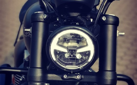 Umgebautes Motorrad Triumph Bonneville Bobber Black von Stärker-Profil GmbH - Bild 13 Umgebautes Motorrad Triumph Bonneville Bobber Black von Stärker-Profil GmbH - Bild 13