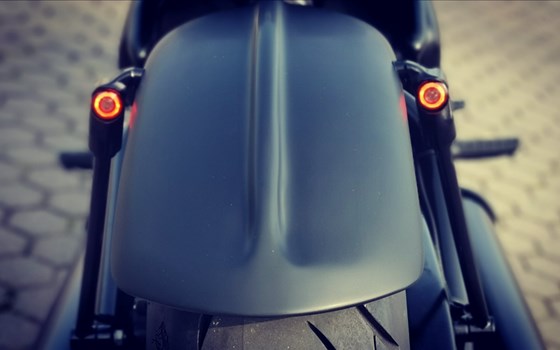 Umgebautes Motorrad Triumph Bonneville Bobber Black von Stärker-Profil GmbH - Bild 5 Umgebautes Motorrad Triumph Bonneville Bobber Black von Stärker-Profil GmbH - Bild 5
