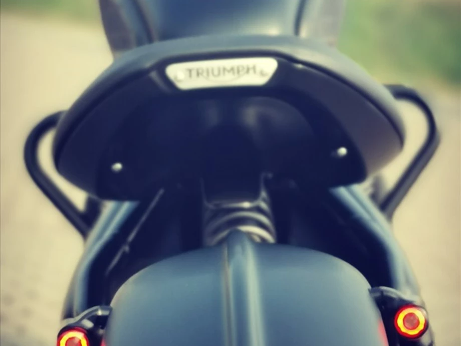 Umbgebautes Motorrad Triumph Bonneville Bobber Black Bild 7: Umbgebautes Motorrad Triumph Bonneville Bobber Black