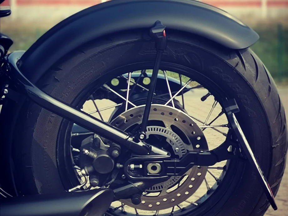 Umbgebautes Motorrad Triumph Bonneville Bobber Black Bild 9: Umbgebautes Motorrad Triumph Bonneville Bobber Black