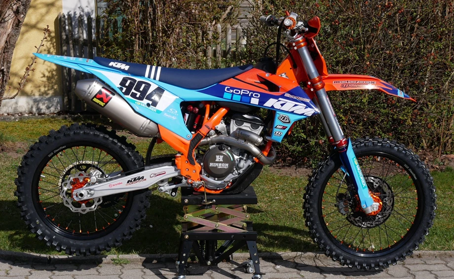 Umbgebautes Motorrad KTM 250 SX-F Bild 1: Umbgebautes Motorrad KTM 250 SX-F