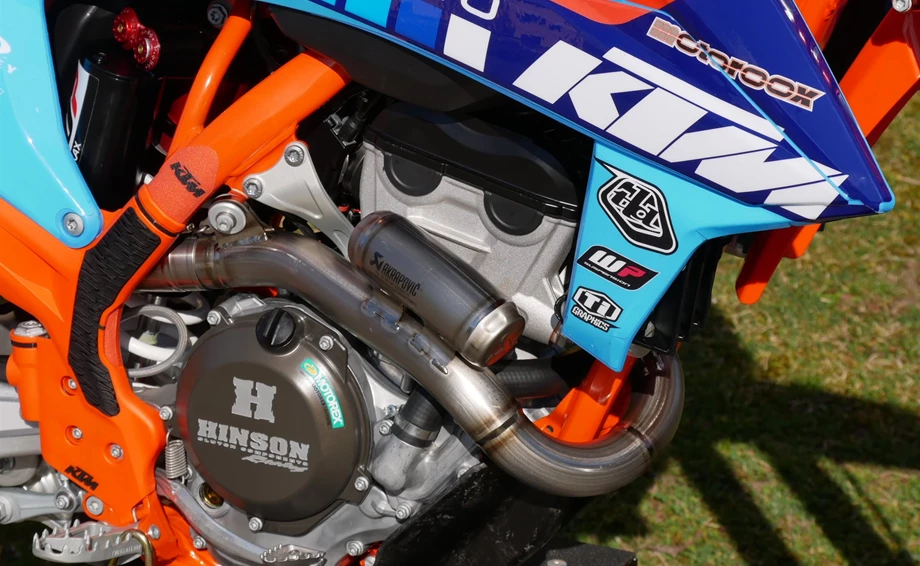 Umbgebautes Motorrad KTM 250 SX-F Bild 10: Umbgebautes Motorrad KTM 250 SX-F