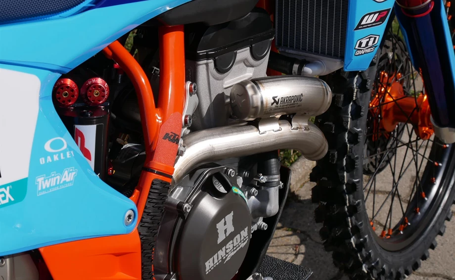 Umbgebautes Motorrad KTM 250 SX-F Bild 11: Umbgebautes Motorrad KTM 250 SX-F