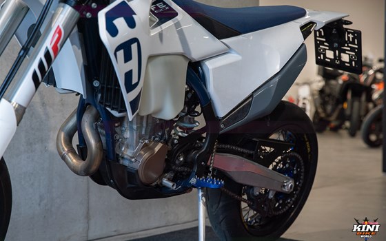 Umgebautes Motorrad Husqvarna FE 501 von KINI Bike World - Bild 11 Umgebautes Motorrad Husqvarna FE 501 von KINI Bike World - Bild 11