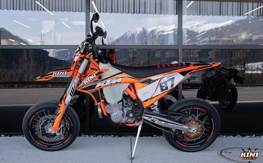 Umbgebautes Motorrad KTM 500 EXC-F SIX DAYS Bild 1: Umbgebautes Motorrad KTM 500 EXC-F SIX DAYS