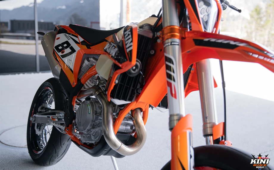 Umbgebautes Motorrad KTM 500 EXC-F SIX DAYS Bild 3: Umbgebautes Motorrad KTM 500 EXC-F SIX DAYS