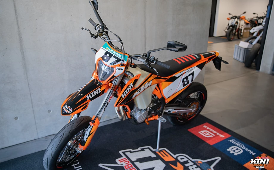 Umbgebautes Motorrad KTM 500 EXC-F SIX DAYS Bild 7: Umbgebautes Motorrad KTM 500 EXC-F SIX DAYS