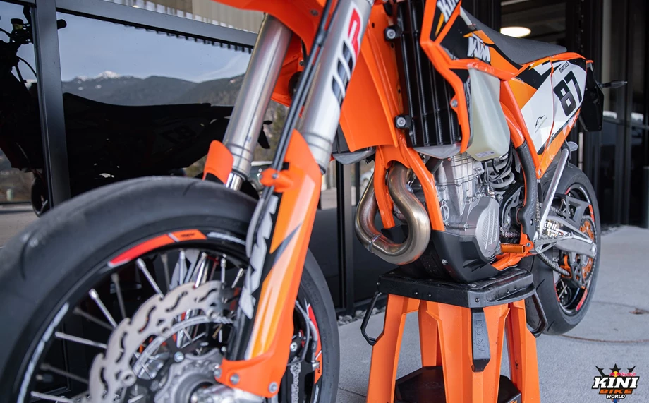 Umbgebautes Motorrad KTM 500 EXC-F SIX DAYS Bild 4: Umbgebautes Motorrad KTM 500 EXC-F SIX DAYS