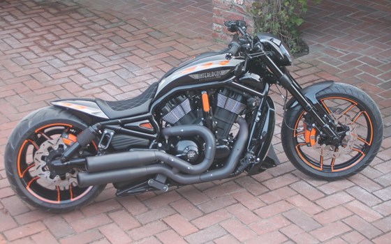 Umgebautes Motorrad Harley-Davidson Night Rod Special VRSCDX von X-Trem Custombikes - Bild 2 Umgebautes Motorrad Harley-Davidson Night Rod Special VRSCDX von X-Trem Custombikes - Bild 2