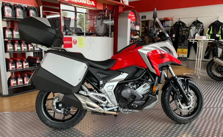 Rebuilt motorbike Honda NC700X DCT Bild 1: Rebuilt motorbike Honda NC700X DCT