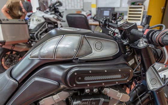 Umgebautes Motorrad Yamaha MT-01 von Warm Up Zweiradtechnik GmbH - Bild 6 Umgebautes Motorrad Yamaha MT-01 von Warm Up Zweiradtechnik GmbH - Bild 6