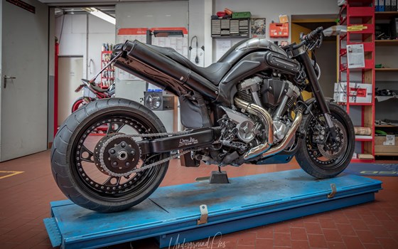 Umgebautes Motorrad Yamaha MT-01 von Warm Up Zweiradtechnik GmbH - Bild 1 Umgebautes Motorrad Yamaha MT-01 von Warm Up Zweiradtechnik GmbH - Bild 1