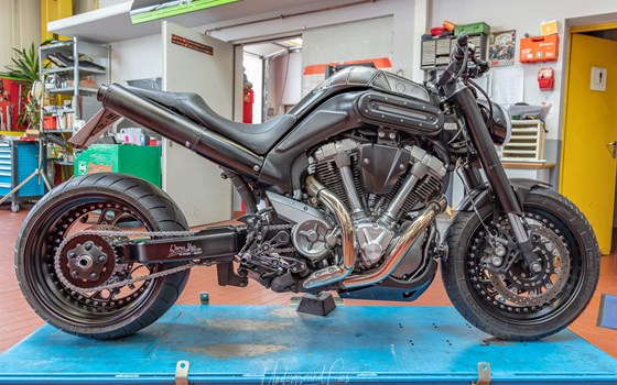 Umgebautes Motorrad Yamaha MT-01 von Warm Up Zweiradtechnik GmbH - Bild 9 Umgebautes Motorrad Yamaha MT-01 von Warm Up Zweiradtechnik GmbH - Bild 9