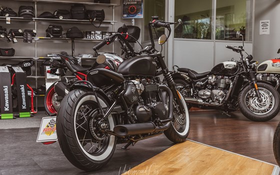 Umgebautes Motorrad Triumph Bonneville Bobber Black von Warm Up Zweiradtechnik GmbH - Bild 2 Umgebautes Motorrad Triumph Bonneville Bobber Black von Warm Up Zweiradtechnik GmbH - Bild 2