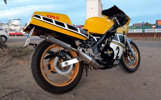 Umgebautes Motorrad Yamaha RD 500 von user1207849 - Bild 9 Umgebautes Motorrad Yamaha RD 500 von user1207849 - Bild 9