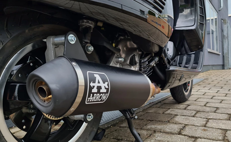 Umbgebautes Motorrad Vespa GTS 300 hpe Super Bild 10: Umbgebautes Motorrad Vespa GTS 300 hpe Super