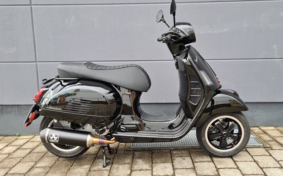 Umgebautes Motorrad Vespa GTS 300 hpe Super von MK Cycle Shop GmbH & Co. KG - Bild 1 Umgebautes Motorrad Vespa GTS 300 hpe Super von MK Cycle Shop GmbH & Co. KG - Bild 1