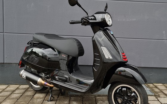 Umgebautes Motorrad Vespa GTS 300 hpe Super von MK Cycle Shop GmbH & Co. KG - Bild 2 Umgebautes Motorrad Vespa GTS 300 hpe Super von MK Cycle Shop GmbH & Co. KG - Bild 2