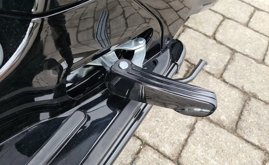 Umbgebautes Motorrad Vespa GTS 300 hpe Super Bild 13: Umbgebautes Motorrad Vespa GTS 300 hpe Super