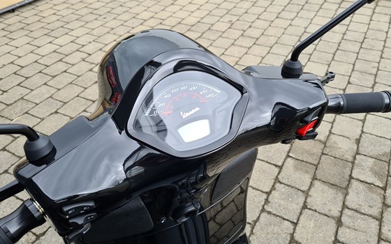 Umgebautes Motorrad Vespa GTS 300 hpe Super von MK Cycle Shop GmbH & Co. KG - Bild 7 Umgebautes Motorrad Vespa GTS 300 hpe Super von MK Cycle Shop GmbH & Co. KG - Bild 7