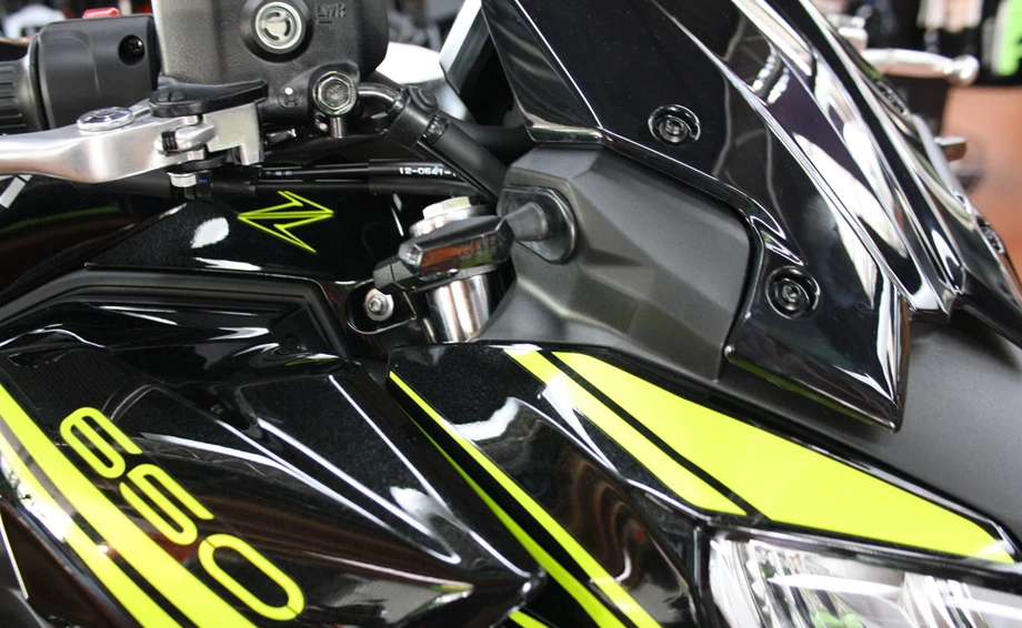 Umbgebautes Motorrad Kawasaki Z650 Bild 8: Umbgebautes Motorrad Kawasaki Z650