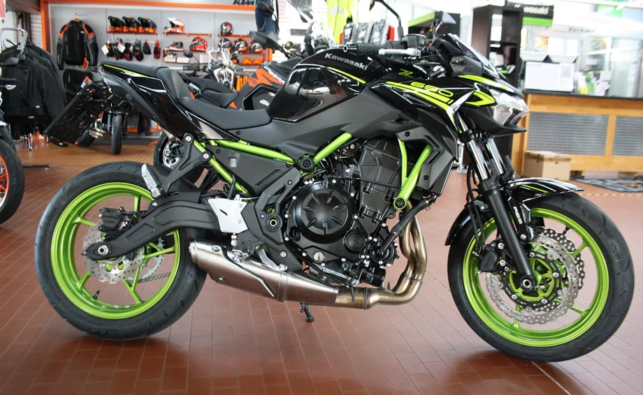 Umbgebautes Motorrad Kawasaki Z650 Bild 9: Umbgebautes Motorrad Kawasaki Z650