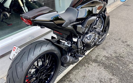 Umgebautes Motorrad Honda CB 1000 R von Direct Performance - Bild 7 Umgebautes Motorrad Honda CB 1000 R von Direct Performance - Bild 7