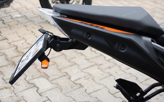 Umgebautes Motorrad KTM 125 Duke von Zweirad Waibel GmbH & Co. KG - Bild 2 Umgebautes Motorrad KTM 125 Duke von Zweirad Waibel GmbH & Co. KG - Bild 2