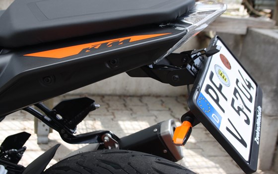 Umgebautes Motorrad KTM 125 Duke von Zweirad Waibel GmbH & Co. KG - Bild 3 Umgebautes Motorrad KTM 125 Duke von Zweirad Waibel GmbH & Co. KG - Bild 3