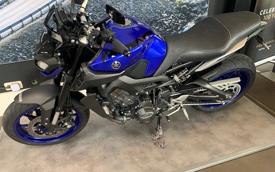 Umgebautes Motorrad Yamaha MT-09 von Altzschner GmbH - Bild 7 Umgebautes Motorrad Yamaha MT-09 von Altzschner GmbH - Bild 7