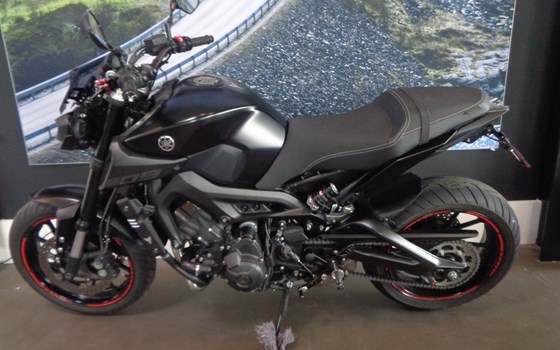 Umgebautes Motorrad Yamaha MT-09 von Altzschner GmbH - Bild 3 Umgebautes Motorrad Yamaha MT-09 von Altzschner GmbH - Bild 3