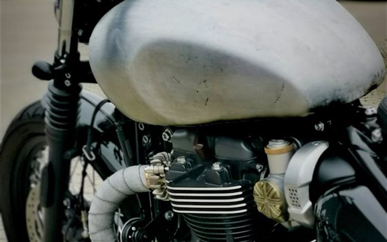 Umgebautes Motorrad Triumph Bonneville Bobber von Stärker-Profil GmbH - Bild 11 Umgebautes Motorrad Triumph Bonneville Bobber von Stärker-Profil GmbH - Bild 11