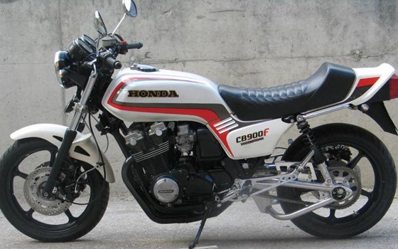 Umgebautes Motorrad Honda CB 900 F1 Bol d'or von Krüger & Junginger GmbH - Bild 1