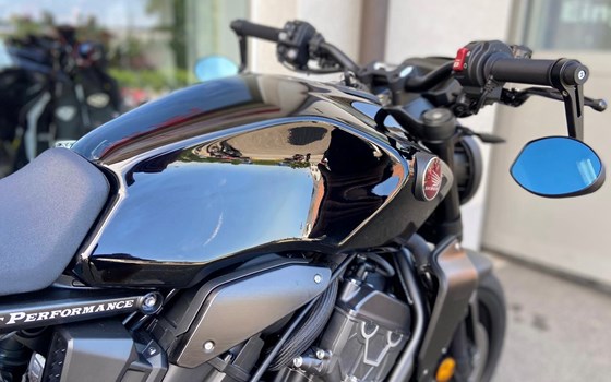 Umgebautes Motorrad Honda CB 1000 R von Direct Performance - Bild 3