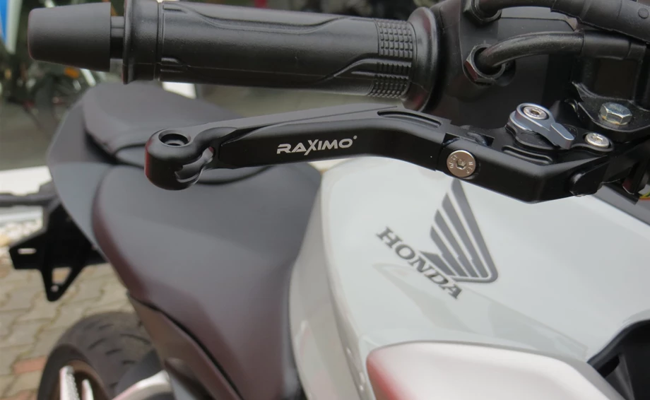 Umbgebautes Motorrad Honda CB125R Bild 5: Umbgebautes Motorrad Honda CB125R