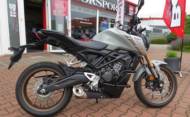 Details zum Custom-Bike Honda CB125R des Händlers RB-Motorsports Bike ...